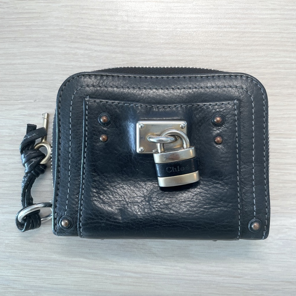 Chloe Black Paddington Leather Wallet

5.11’’L x 0.89’’W x 3.94’’H